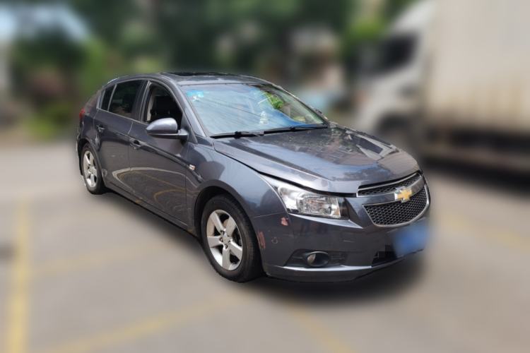 Used Chevrolet Cruze 2013 Hatchback 1.6L Automatic Luxury Model Front Right 45 Deg