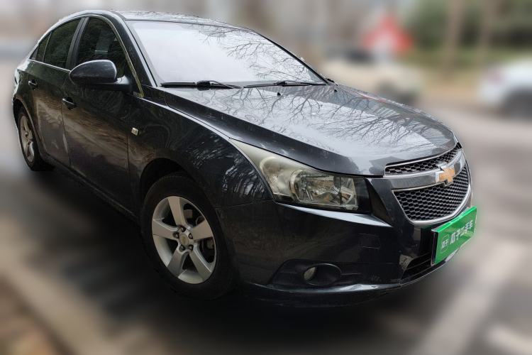 Used Chevrolet Cruze 2013 1.6L SL Grand Edition Manual Transmission Front Right 45 Deg
