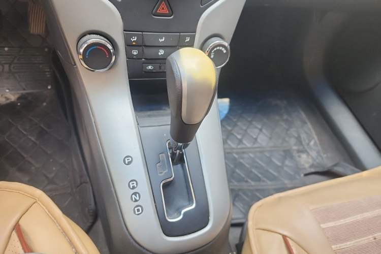 Used Chevrolet Cruze 2013 1.6L SL Grand Edition Automatic Gear Lever