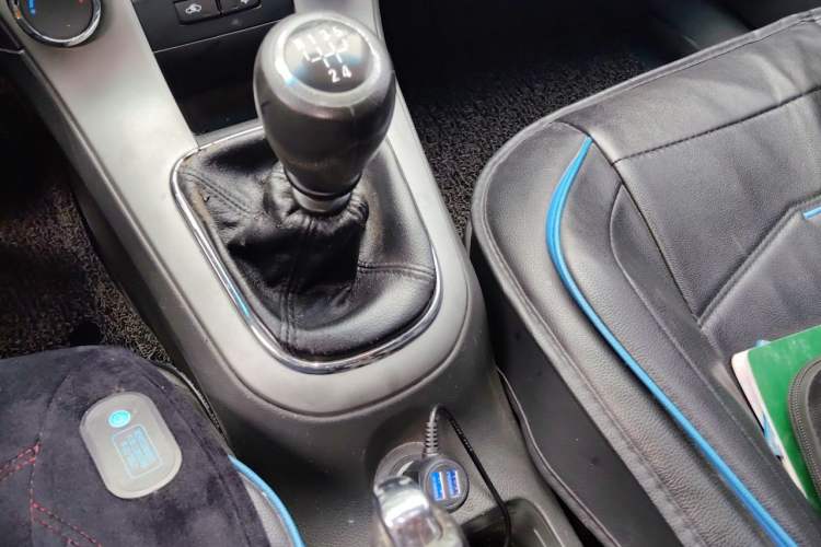 Used Chevrolet Cruze 2013 1.6L SE MT Gear Lever