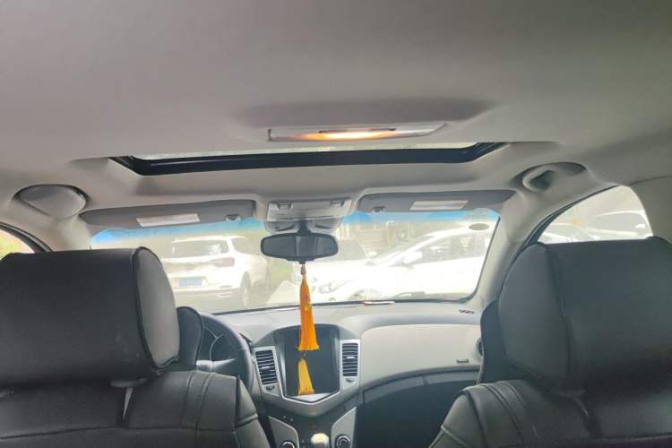 Used Chevrolet Cruze 2013 1.8L SE AT Headliner