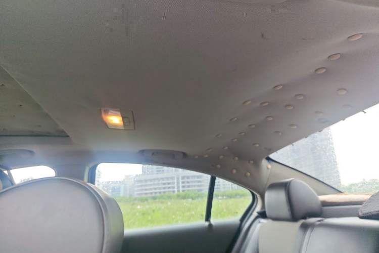 Used Chevrolet Cruze 2013 1.6L SE MT Headliner