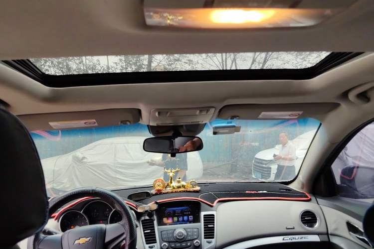 Used Chevrolet Cruze 2013 1.6L SE MT Headliner