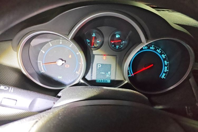 Used Chevrolet Cruze 2013 1.8L SE AT Instrument Cluster
