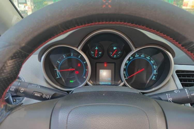 Used Chevrolet Cruze 2013 1.8L SE AT Instrument Cluster