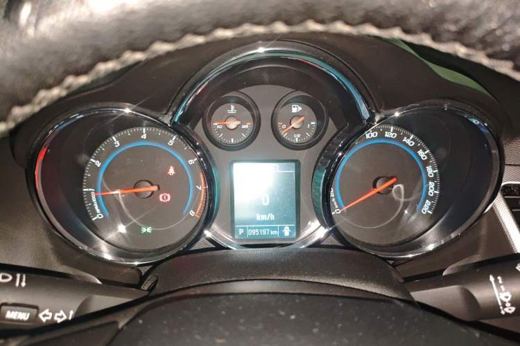 Used Chevrolet Cruze 2013 1.8L SX AT Instrument Cluster