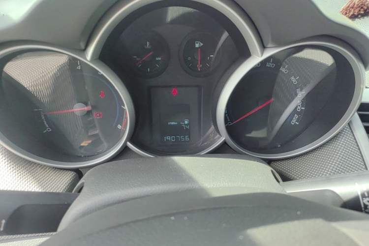 Used Chevrolet Cruze 2013 1.6L SE MT Instrument Cluster