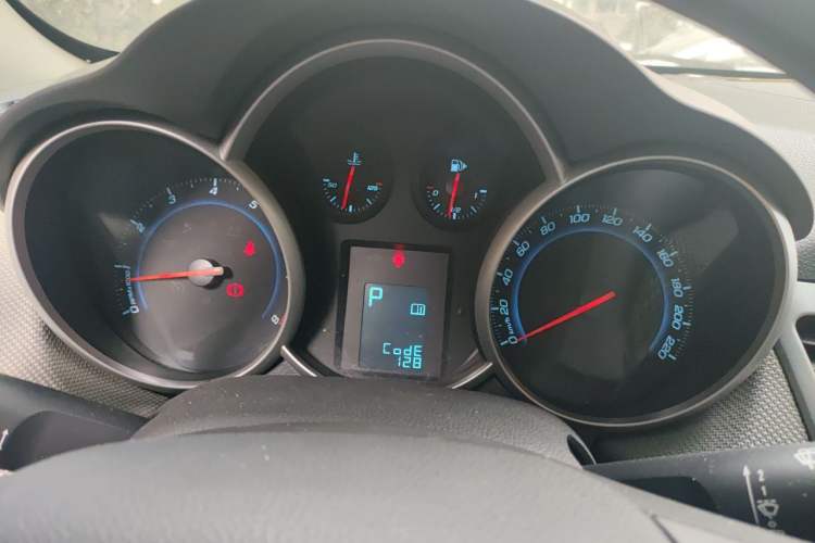 Used Chevrolet Cruze 2013 1.8L SE AT Instrument Cluster