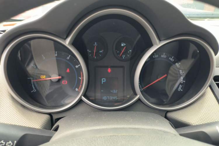 Used Chevrolet Cruze 2013 1.8L SE AT Instrument Cluster