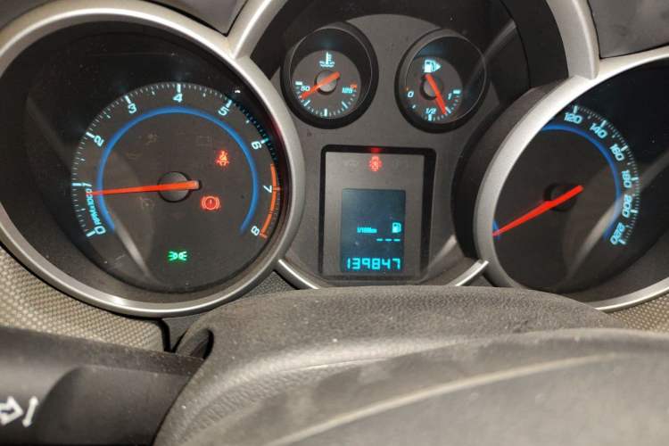 Used Chevrolet Cruze 2013 1.6L SL MT Instrument Cluster