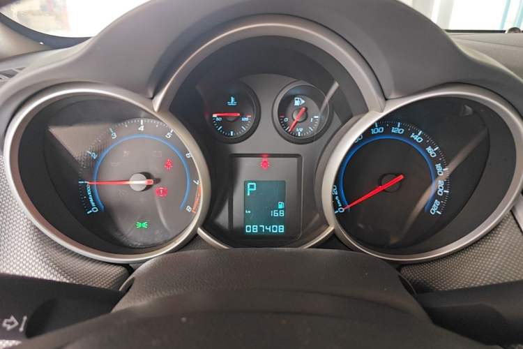 Used Chevrolet Cruze 2013 1.6L SE AT Instrument Cluster