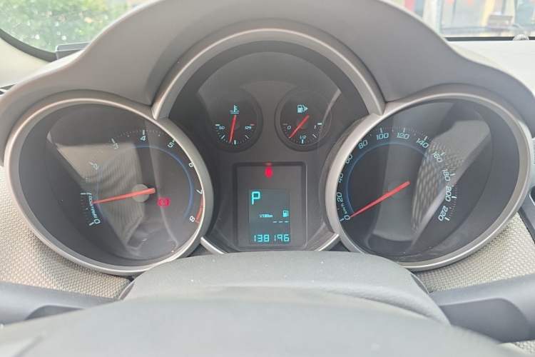 Used Chevrolet Cruze 2013 1.8L SE AT Instrument Cluster