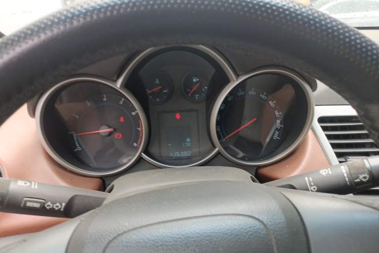 Used Chevrolet Cruze 2013 1.6L SL MT Instrument Cluster