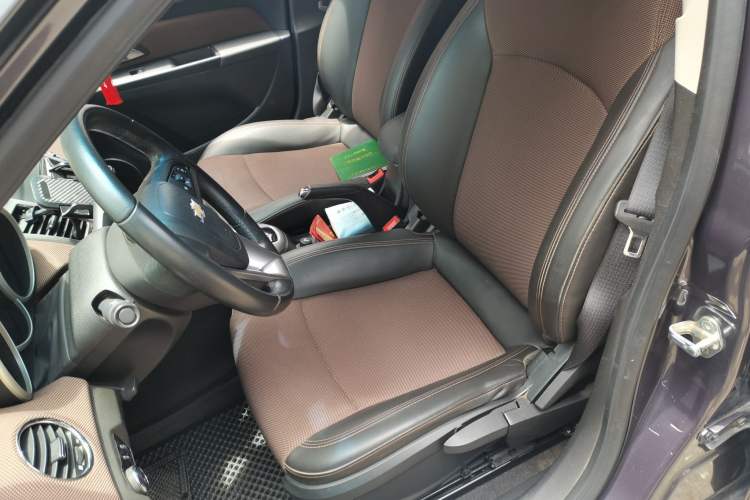 Used Chevrolet Cruze 2013 Hatchback 1.6L Automatic Luxury Model Left Front Seat