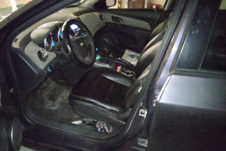 Used Chevrolet Cruze 2013 1.6L SE WTCC Edition MT Left Front Seat