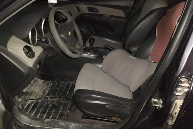 Used Chevrolet Cruze 2013 1.6L SL MT Left Front Seat