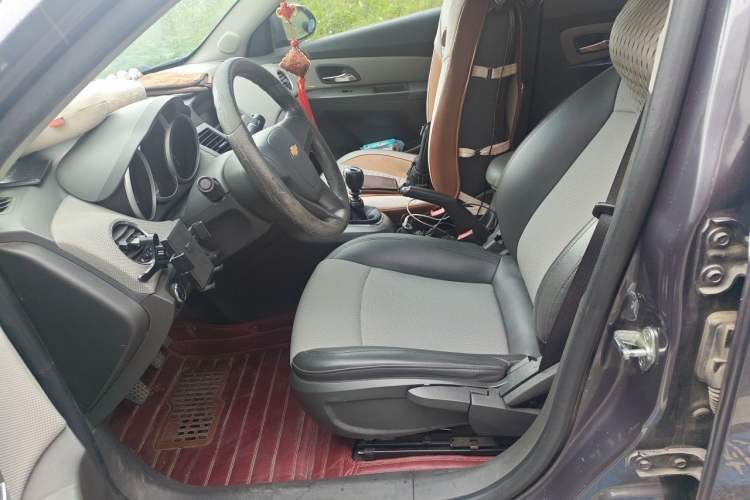 Used Chevrolet Cruze 2013 1.6L SE MT Left Front Seat