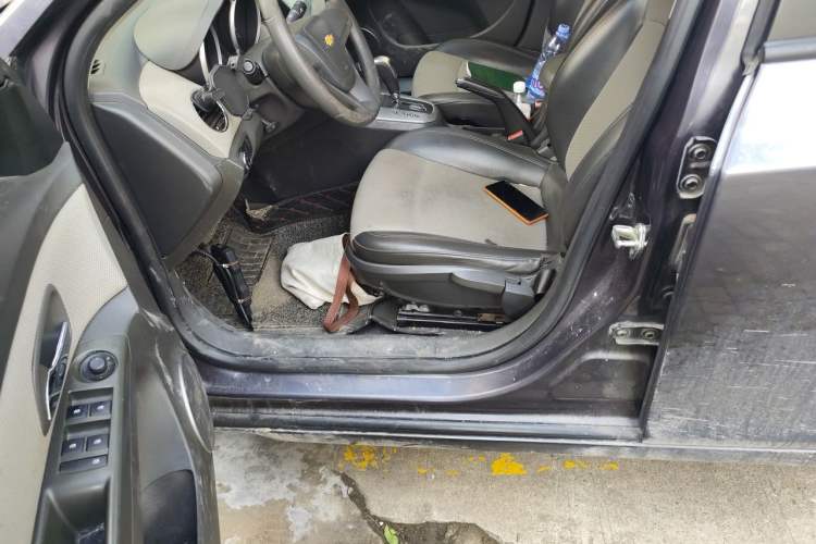 Used Chevrolet Cruze 2013 1.8L SE AT Left Front Seat