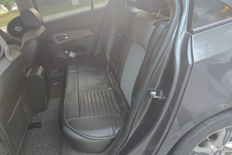 Used Chevrolet Cruze 2013 1.8L SE AT Left Rear Seat