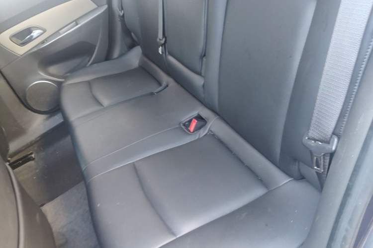 Used Chevrolet Cruze 2013 1.8L SE AT Left Rear Seat