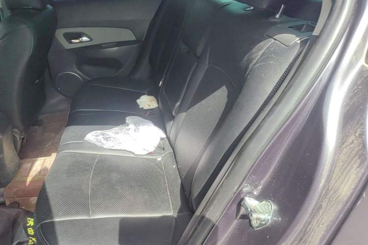Used Chevrolet Cruze 2013 1.6L SE MT Left Rear Seat