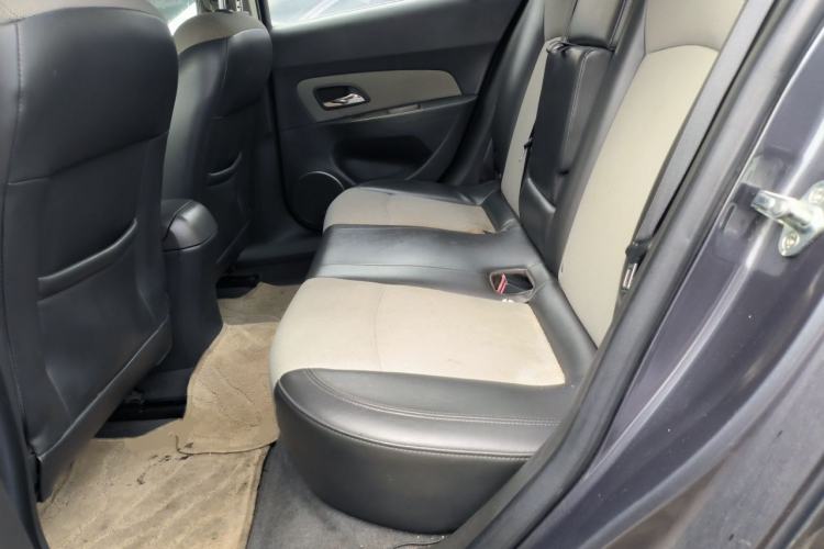 Used Chevrolet Cruze 2013 1.8L SE AT Left Rear Seat