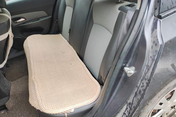 Used Chevrolet Cruze 2013 1.6L SL MT Left Rear Seat