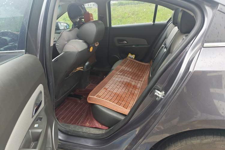 Used Chevrolet Cruze 2013 1.6L SE MT Left Rear Seat