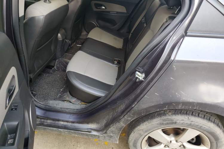 Used Chevrolet Cruze 2013 1.8L SE AT Left Rear Seat