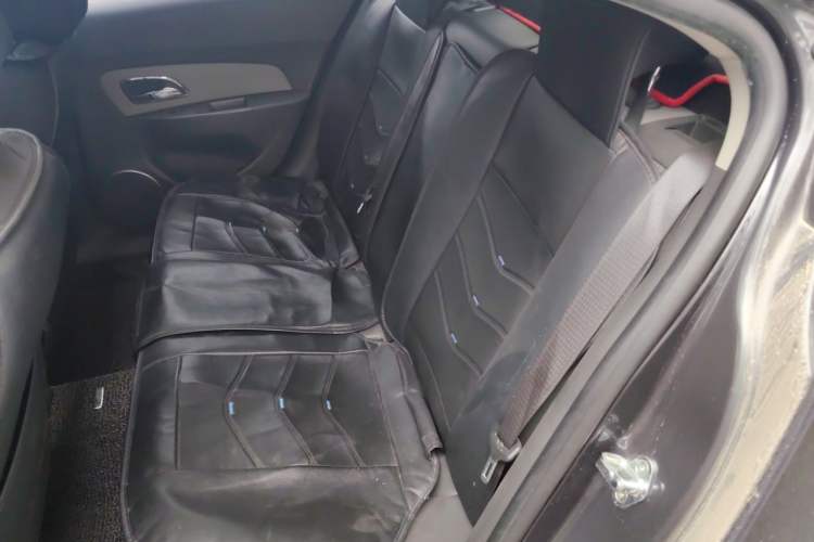 Used Chevrolet Cruze 2013 1.6L SE MT Left Rear Seat