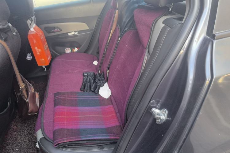 Used Chevrolet Cruze 2013 1.6L SL Sunroof Edition MT Left Rear Seat