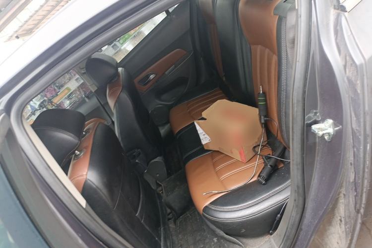 Used Chevrolet Cruze 2013 1.6L SL MT Left Rear Seat