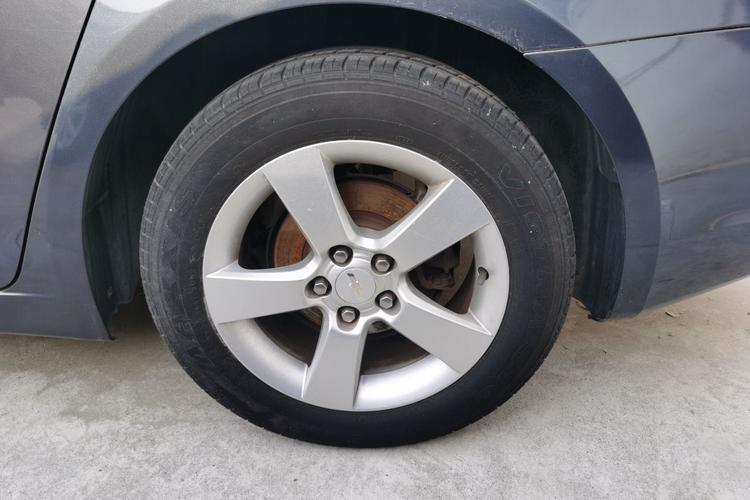 Used Chevrolet Cruze 2013 1.6L SE MT Left Rear Wheel Hub