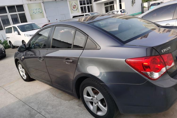 Used Chevrolet Cruze 2013 1.6L SE MT Left Side