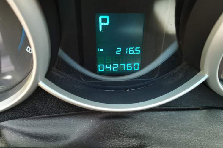 Used Chevrolet Cruze 2013 Hatchback 1.6L Automatic Luxury Model Odometer Close Up