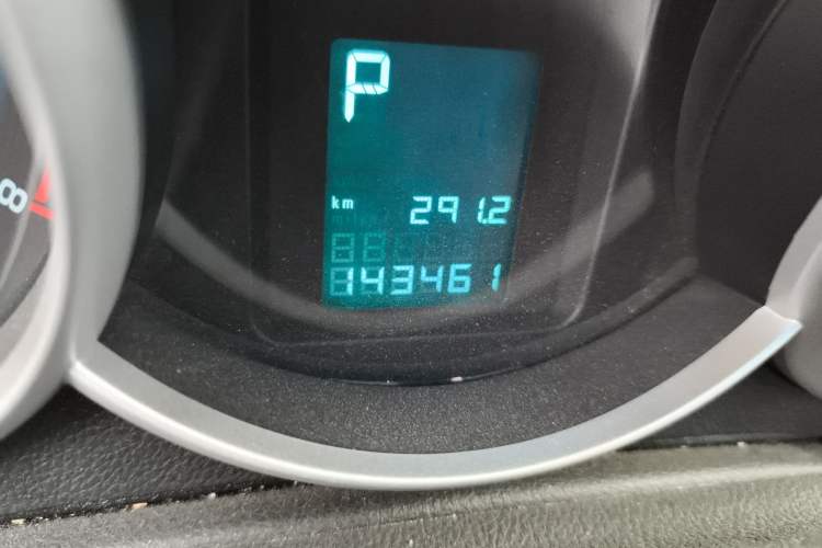 Used Chevrolet Cruze 2013 Hatchback 1.6L Automatic Luxury Model Odometer Close Up
