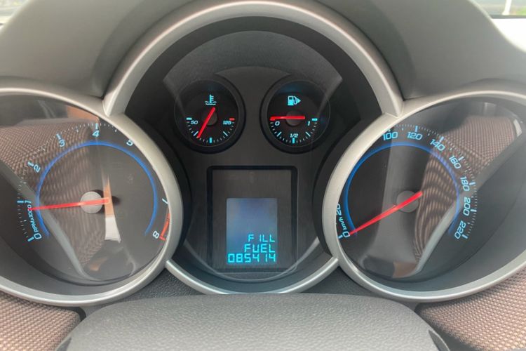 Used Chevrolet Cruze 2013 Hatchback 1.6L Manual Luxury Model Odometer Close Up