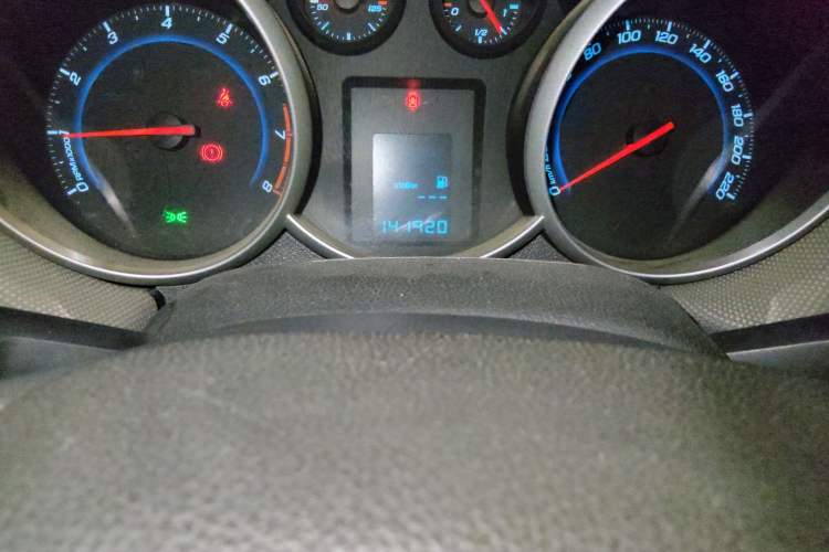 Used Chevrolet Cruze 2013 1.6L SE WTCC Edition MT Odometer Close Up