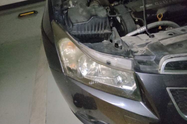 Used Chevrolet Cruze 2013 1.6L SE WTCC Edition MT Right Front Headlight