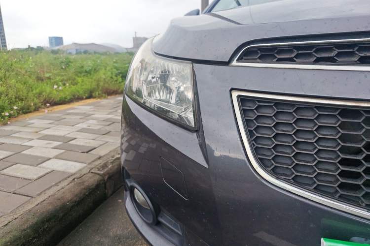 Used Chevrolet Cruze 2013 1.6L SE MT Right Front Headlight