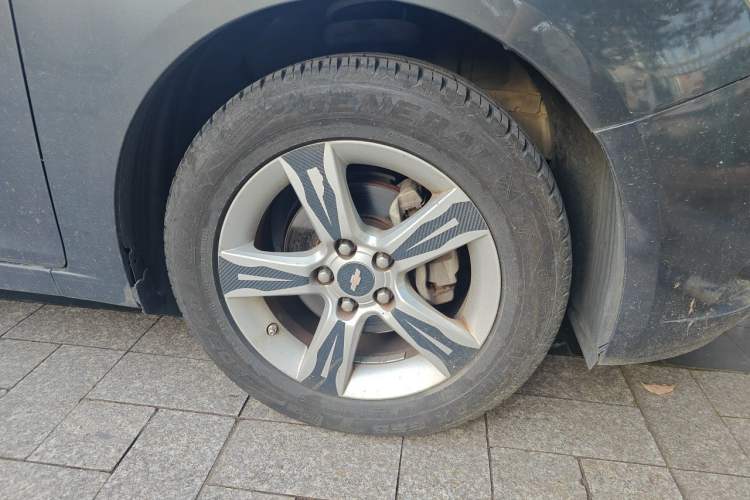 Used Chevrolet Cruze 2013 1.8L SE AT Right Front Wheel Hub