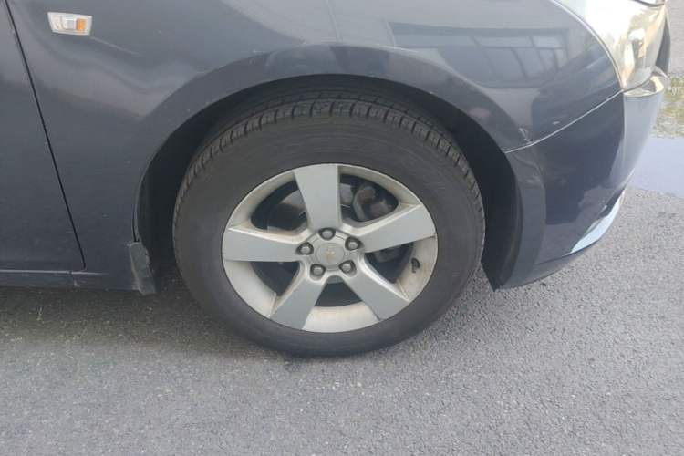 Used Chevrolet Cruze 2013 1.8L SE AT Right Front Wheel Hub