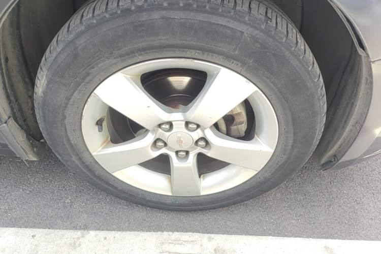 Used Chevrolet Cruze 2013 1.6L SE MT Right Front Wheel Hub