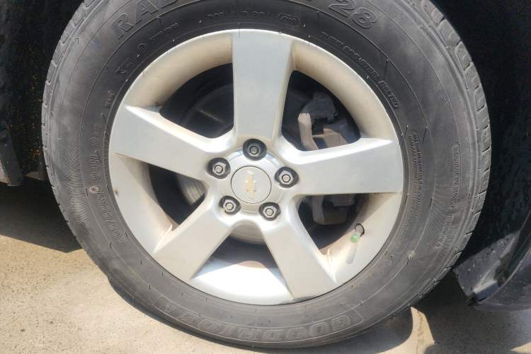 Used Chevrolet Cruze 2013 1.6L SL Grand Edition Automatic Right Front Wheel Hub