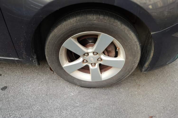 Used Chevrolet Cruze 2013 1.6L SE MT Right Front Wheel Hub