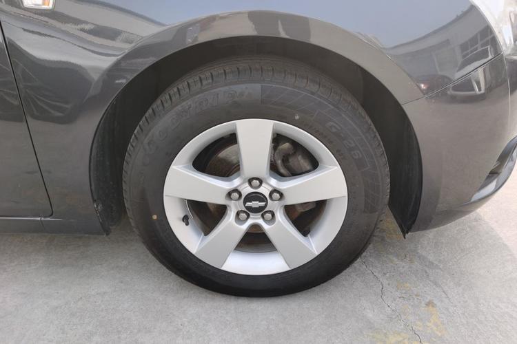 Used Chevrolet Cruze 2013 1.6L SE MT Right Front Wheel Hub