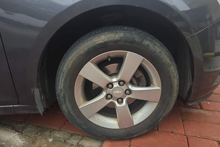 Used Chevrolet Cruze 2013 1.8L SE AT Right Front Wheel Hub