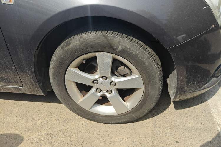 Used Chevrolet Cruze 2013 1.6L SE MT Right Front Wheel Hub