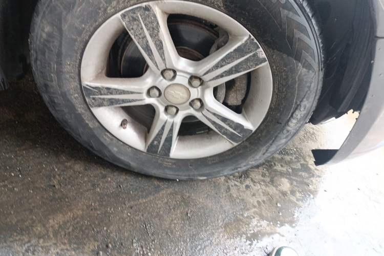 Used Chevrolet Cruze 2013 1.6L SL MT Right Front Wheel Hub
