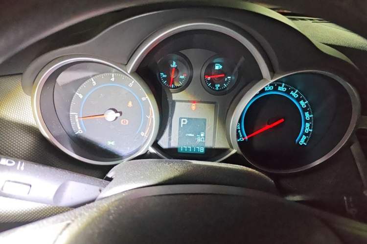 Used Chevrolet Cruze 2013 1.8L SE AT Steering Wheel